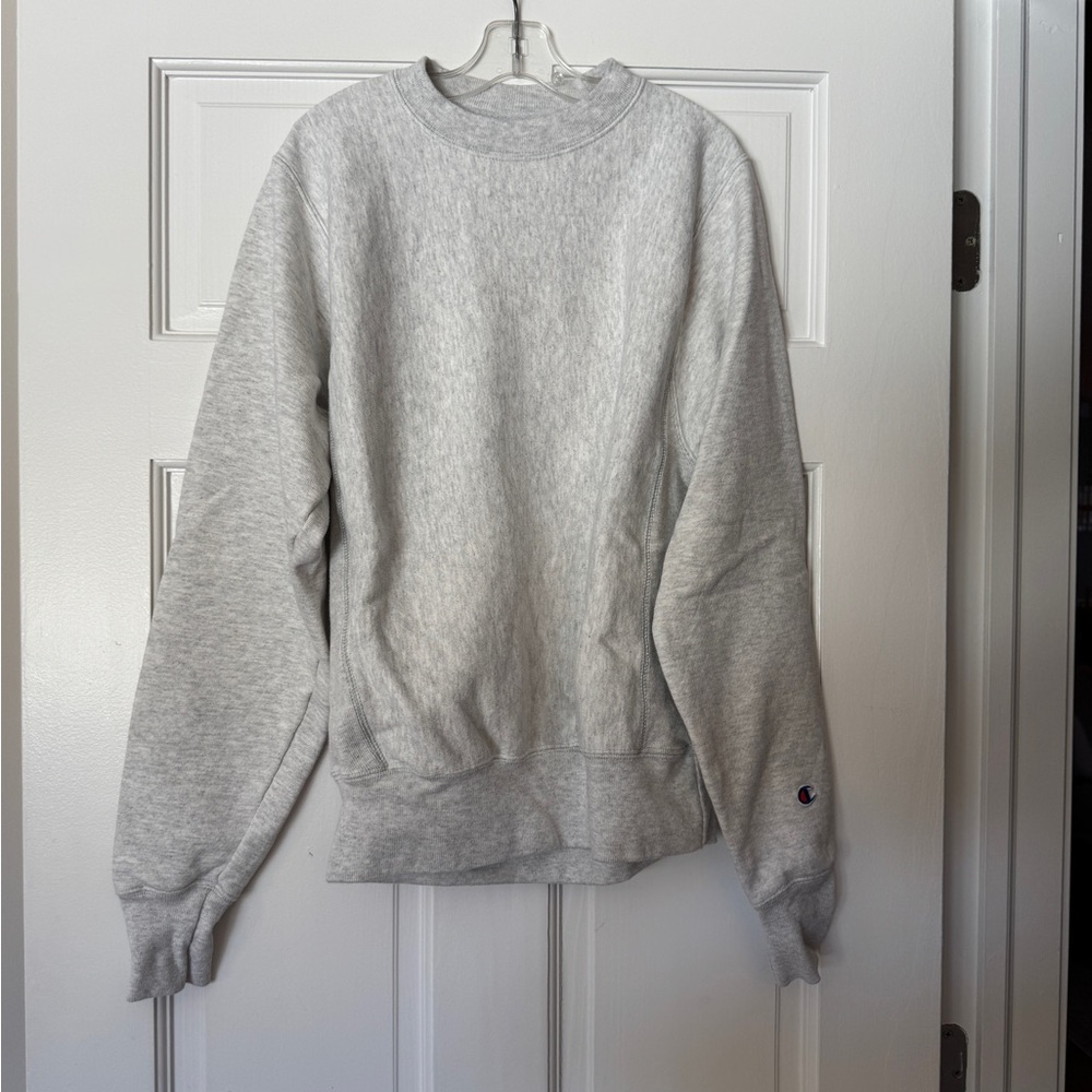 NEVER WORN Champion Women's Light Gray Crew Neck Sweater